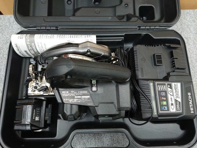 来店をご期待! 日立工機 165mm コードレス丸のこ C3606DA 2XPB 電池2個 充電器 ケース付