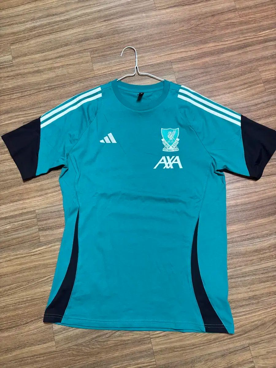 アディダス リヴァプール