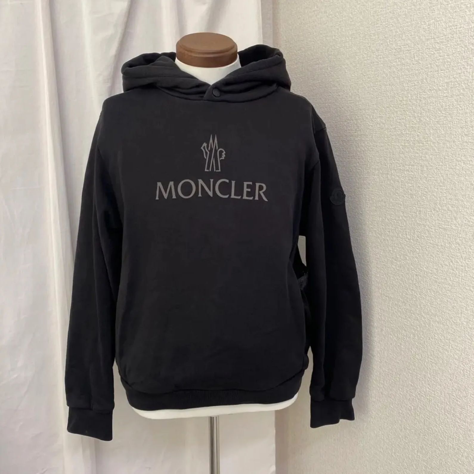 モンクレール HOODIE プルオーバー パーカー ロゴ 黒 M