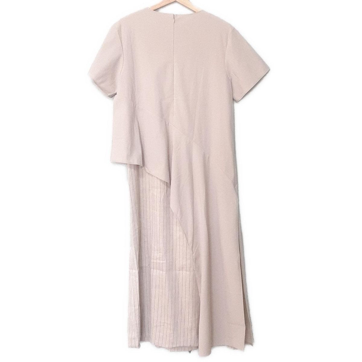 ADORE アドーア ワンピースセットアップ レディース - グレーベージュ×黒 麻混 ストライプ 変形デザイン