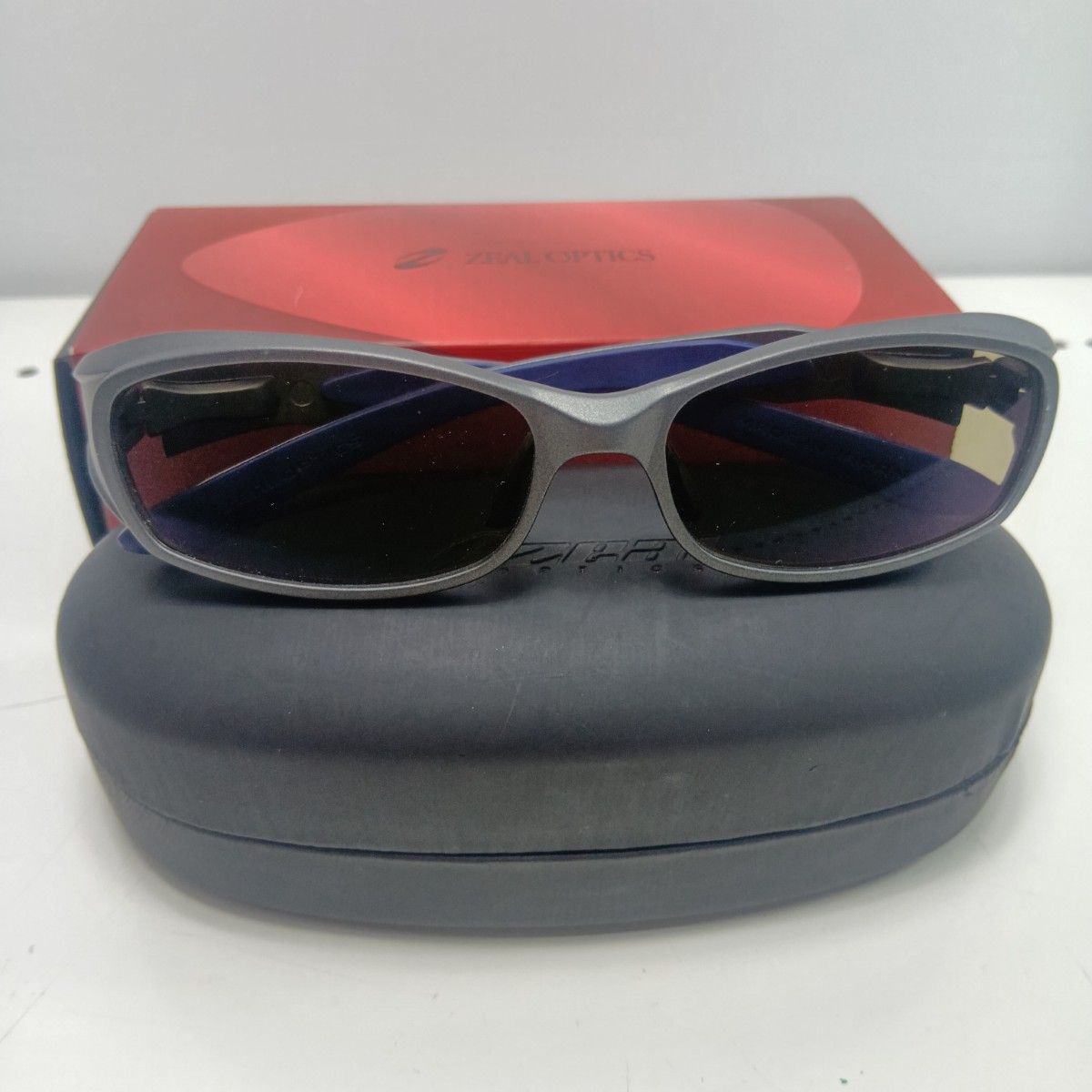 zeal optics CAVARO F1203 レンズに点々と剥がれあり グレー