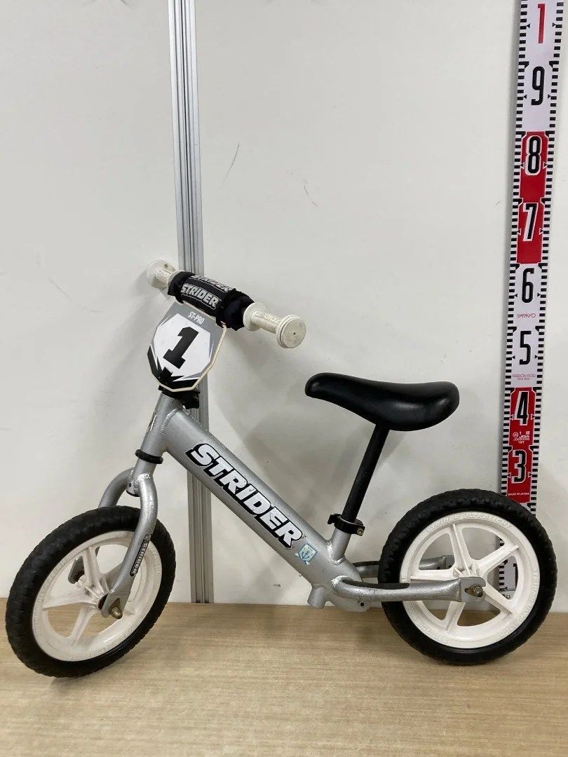 STRIDER PRO ストライダー プロ バランスバイク 12インチ グレー 軽量