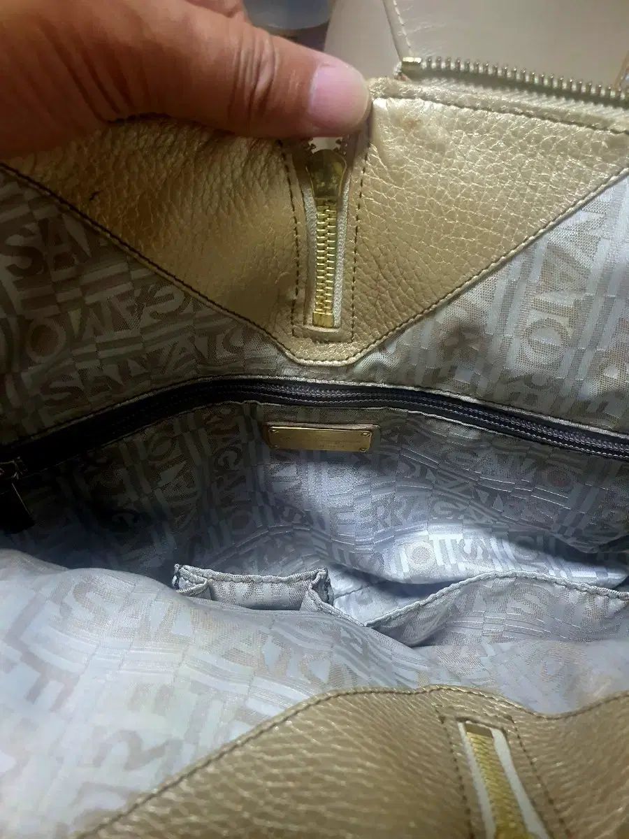 2025正規品激安大集合! FERRAGAMO フェラガモ トゥー バッグ 激安で季節を先取り。