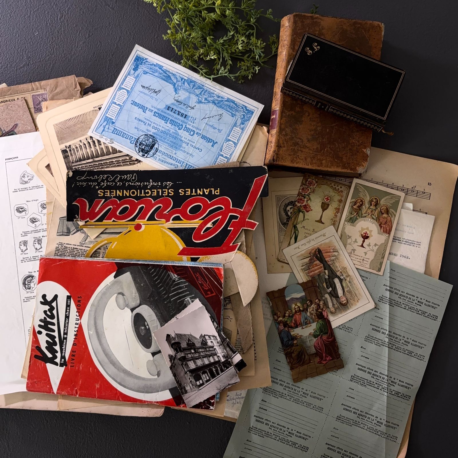 大量1 8 kg程度 アンティーク ヴィンテージ ビンテージ 紙もの フランス雑貨 領収書 ミゼル 冊子 ポストカード 楽譜 ジャーナル 4