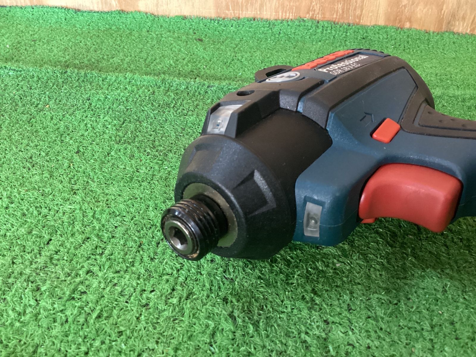  BOSCH GDR 18 V-EC バッテリーインパクトドライバ 有 ケース有 サ-35 電動インパクトドライバー ドリル ドライバー レンチ