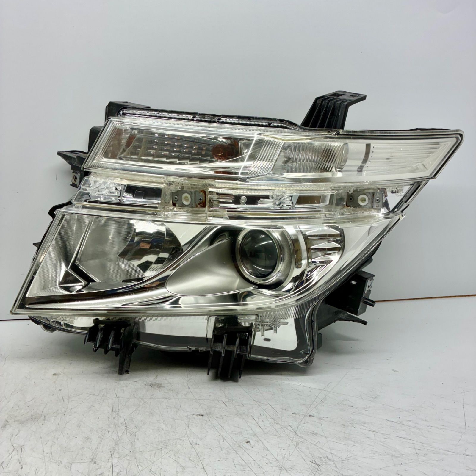 エルグランド PE52 / E52 / TE52 純正 HID ヘッドライト 美品 エルグランド TE52 ヘッドライト 左 左側 コイト 100-23008