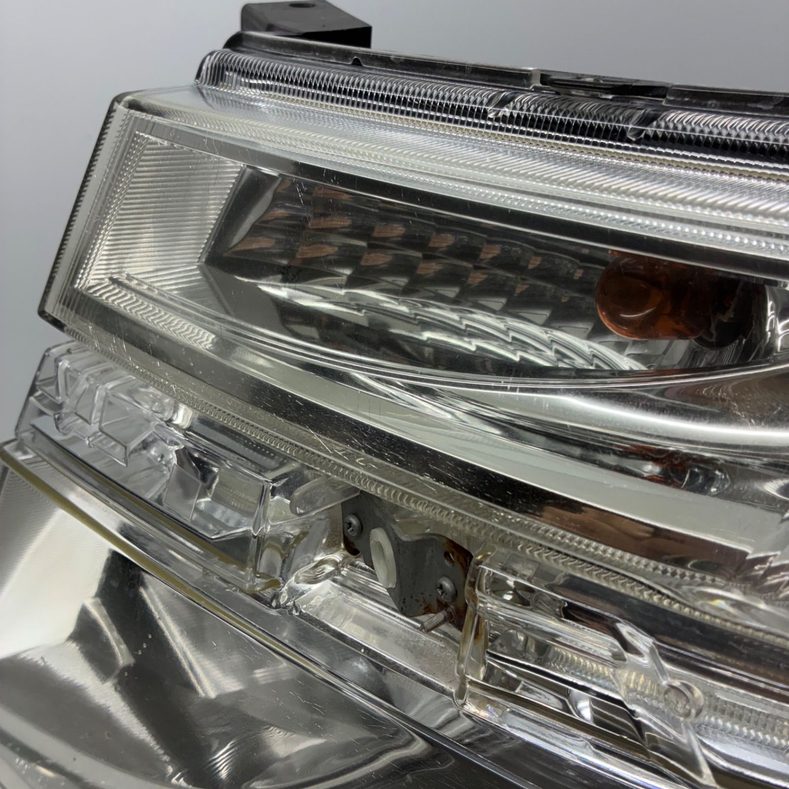 良品【コーティング済】日産 PE52 E52 TE52 エルグランド ヘッドライト