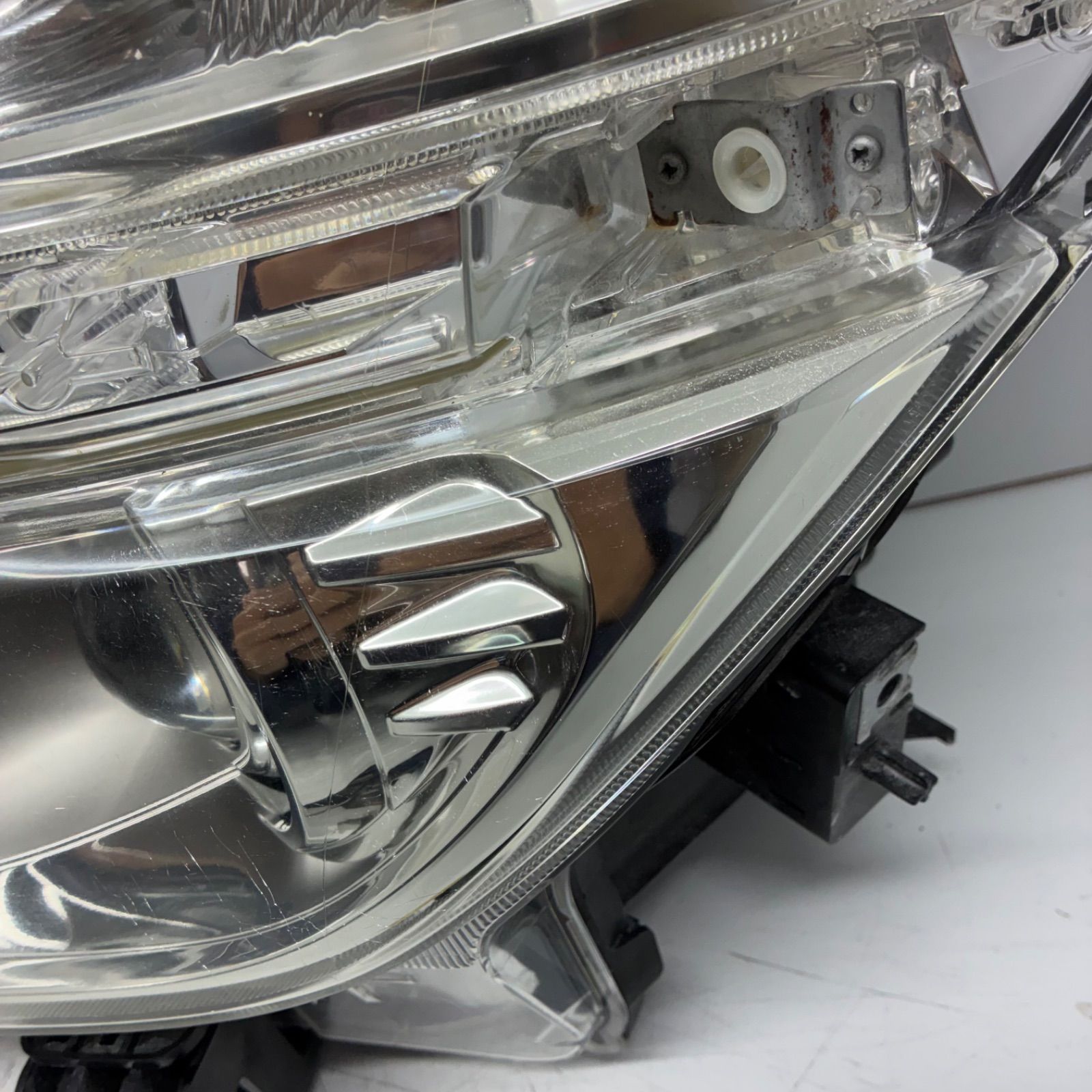 良品【コーティング済】日産 PE52 E52 TE52 エルグランド ヘッドライト