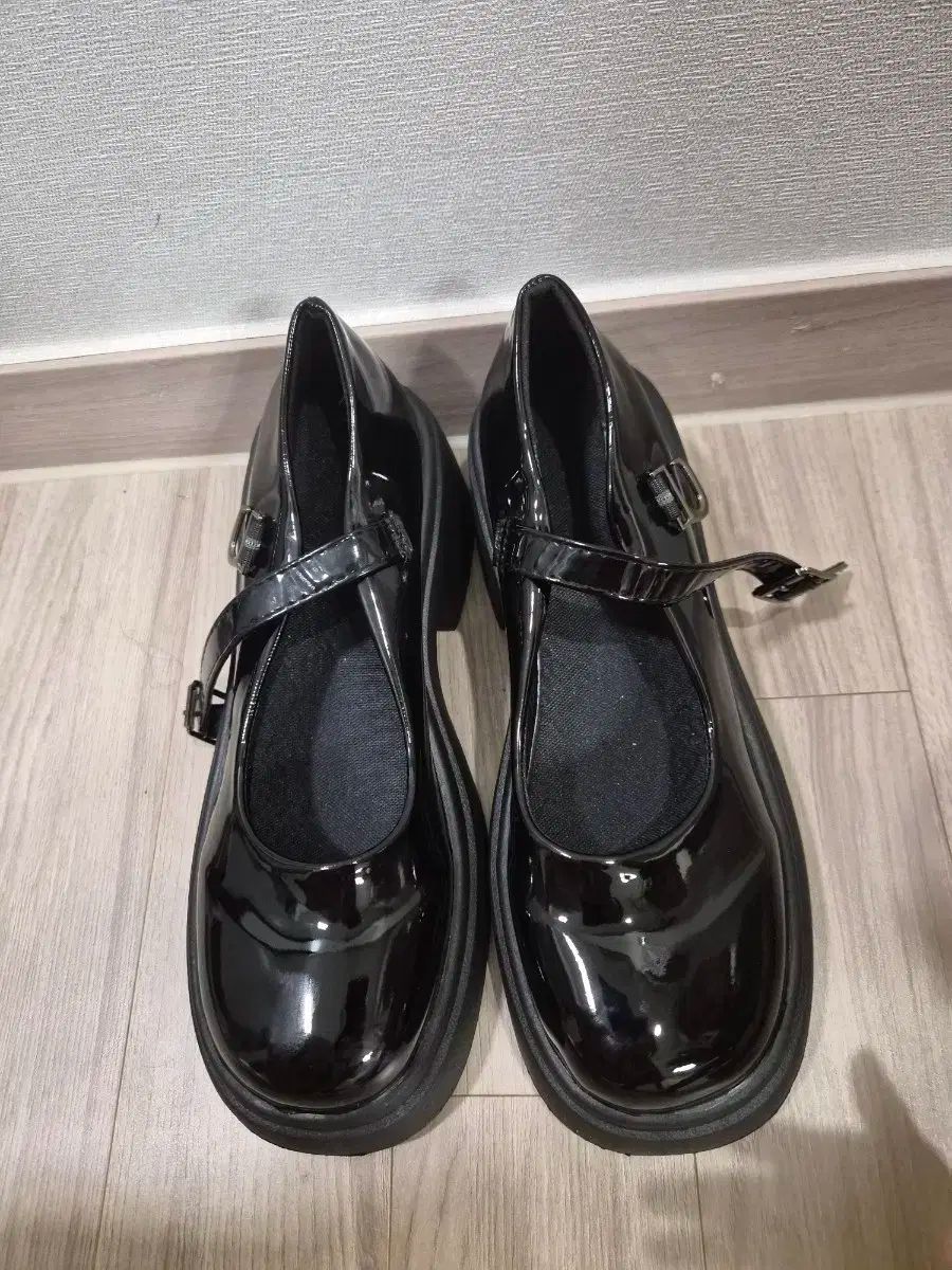 エナメル ブラック メリージェーン 厚底 シューズ