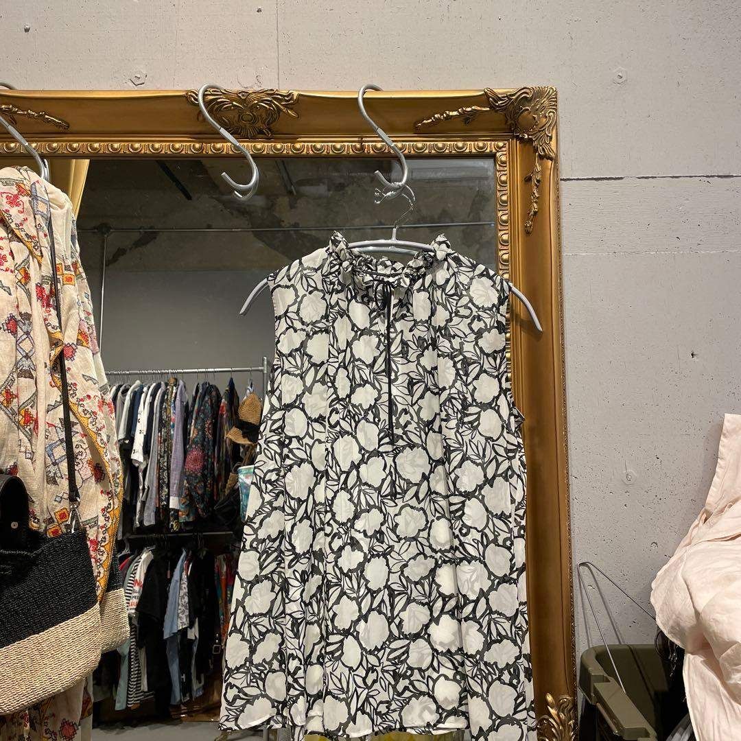 57 アナイ ANAYI 花柄 総柄 ブラウス シャツ シフォン ノースリーブ お呼ばれ デート オフィスカジュアル 食事会