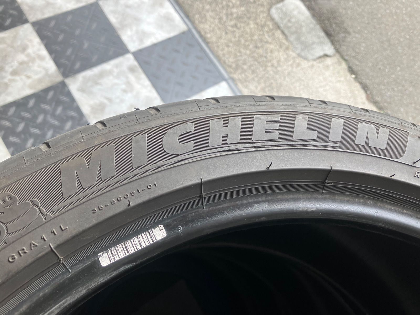 み 255 40 R 18 99 Y PILOT SPORT 4 S ミシュラン パイロットスポーツ4 タイヤ4本