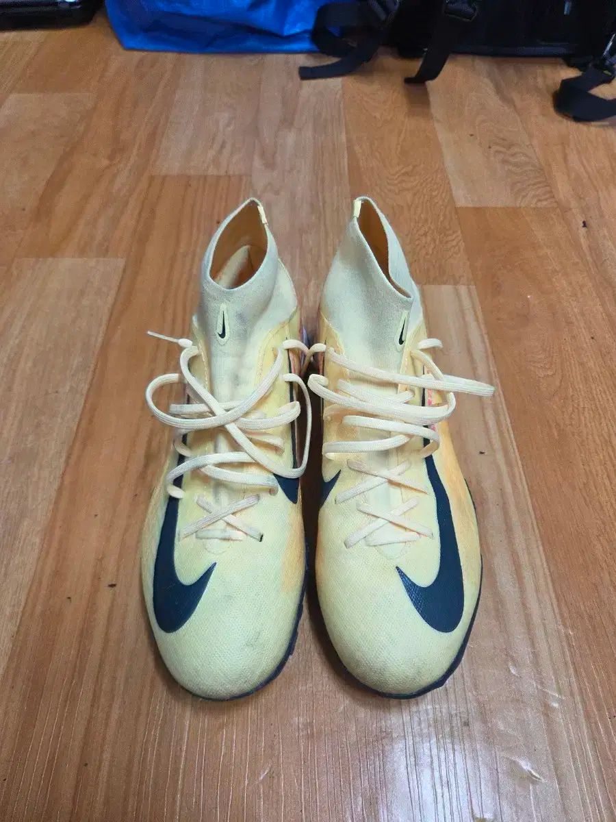 ナイキ スーパーフライTF サッカーシューズ 255mm