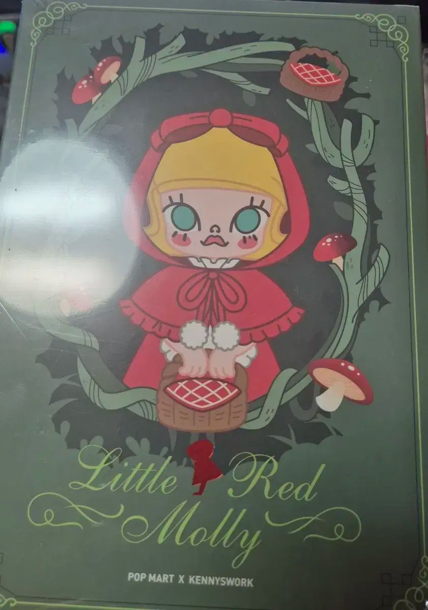 ポップマート LITTLE RED Molly フィギュア ぬいぐるみ