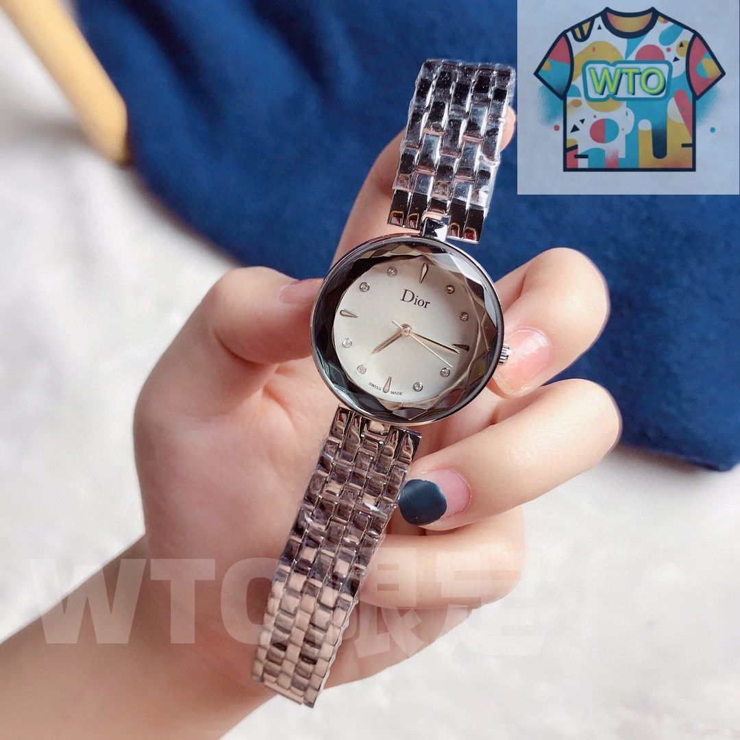 DIOR のファッションアイテム