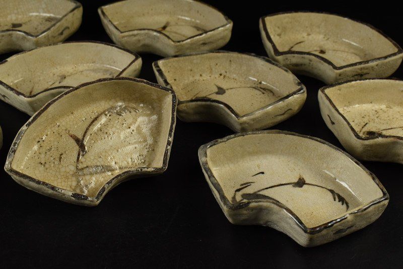 蔵A 3570 c 志野 鉄絵草文 扇型鉢 向付 十客