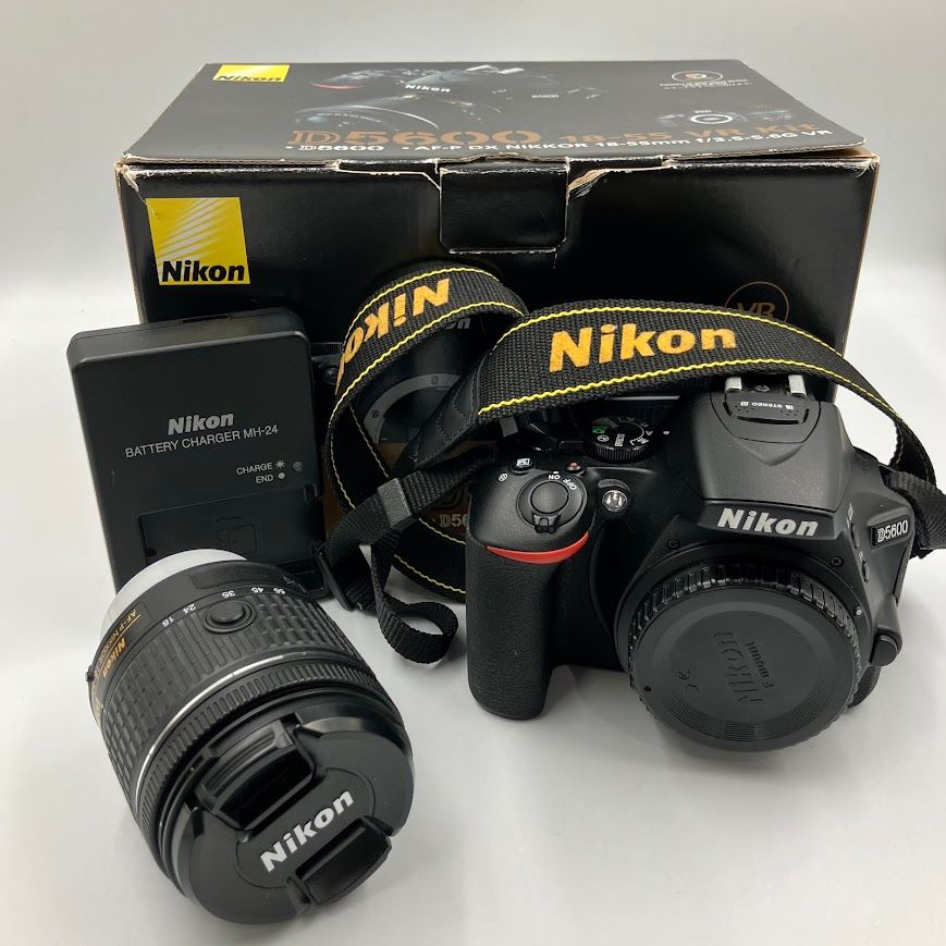 Nikon D5000 18-55mm VR Kit 一眼レフ カメラ - メルカリ