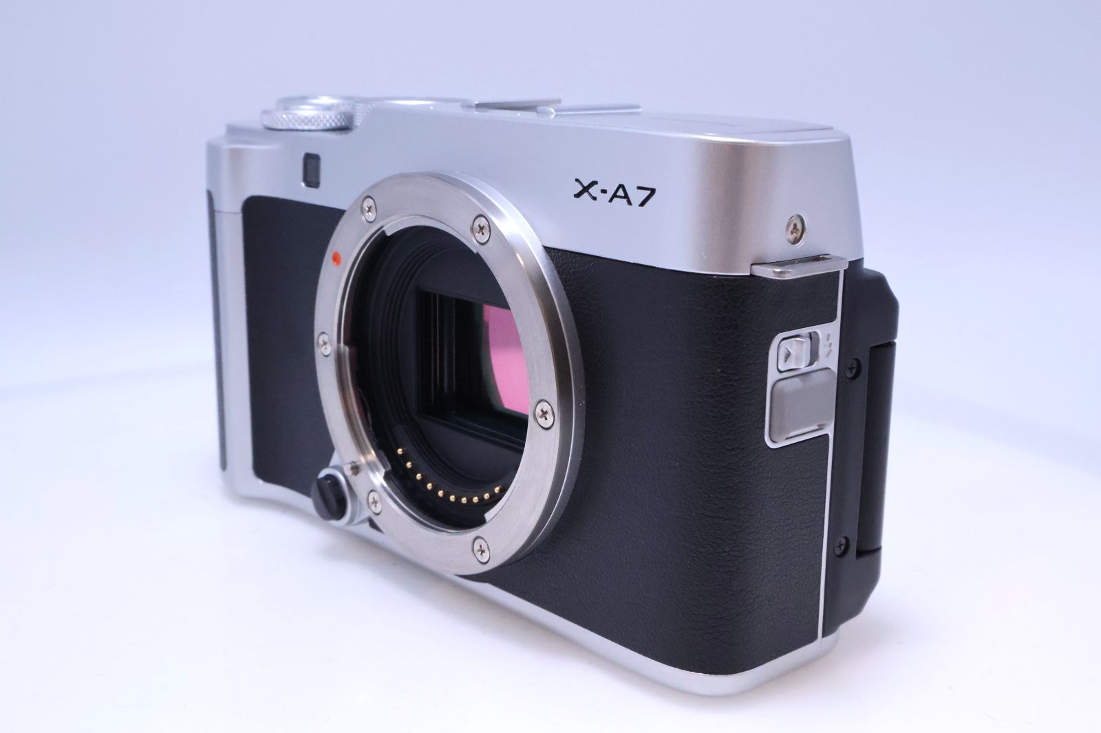 美品】FUJIFILM X-A7 ボディ シルバー ミラーレス一眼カメラ - メルカリ