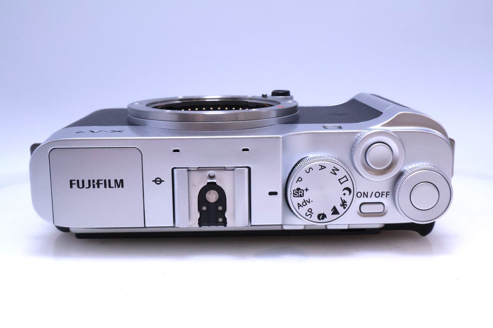 美品】FUJIFILM X-A7 ボディ シルバー ミラーレス一眼カメラ - メルカリ