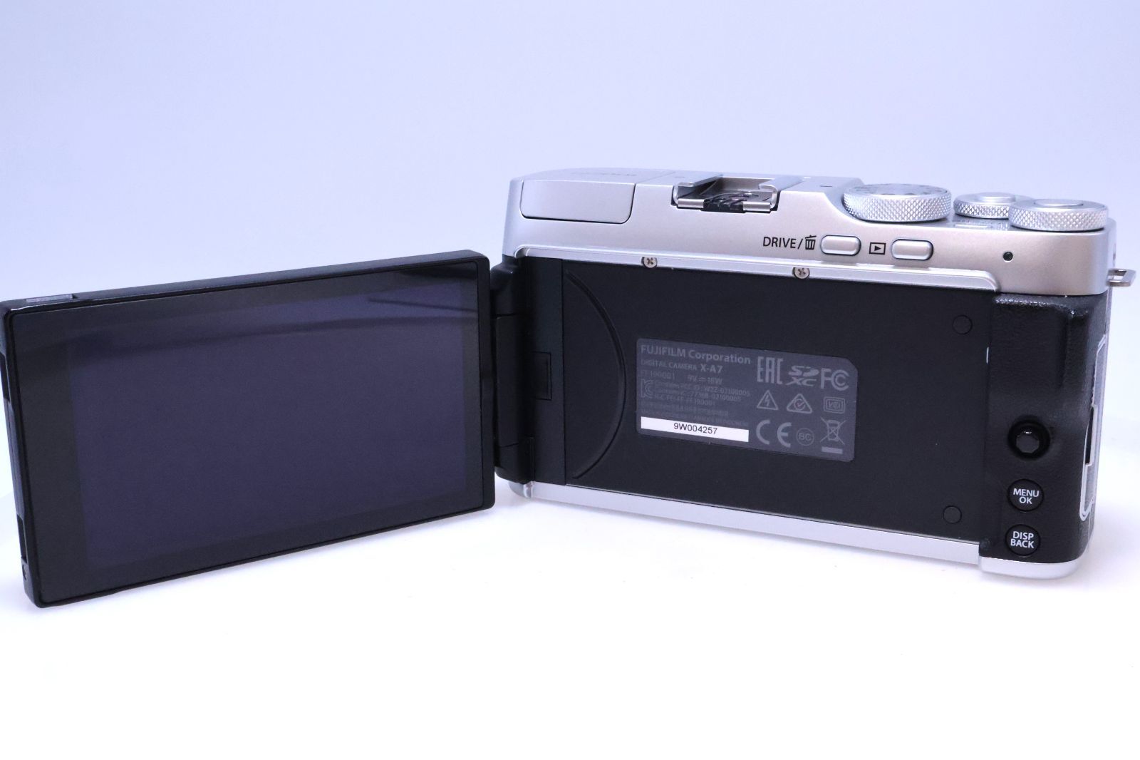 美品】FUJIFILM X-A7 ボディ シルバー ミラーレス一眼カメラ - メルカリ