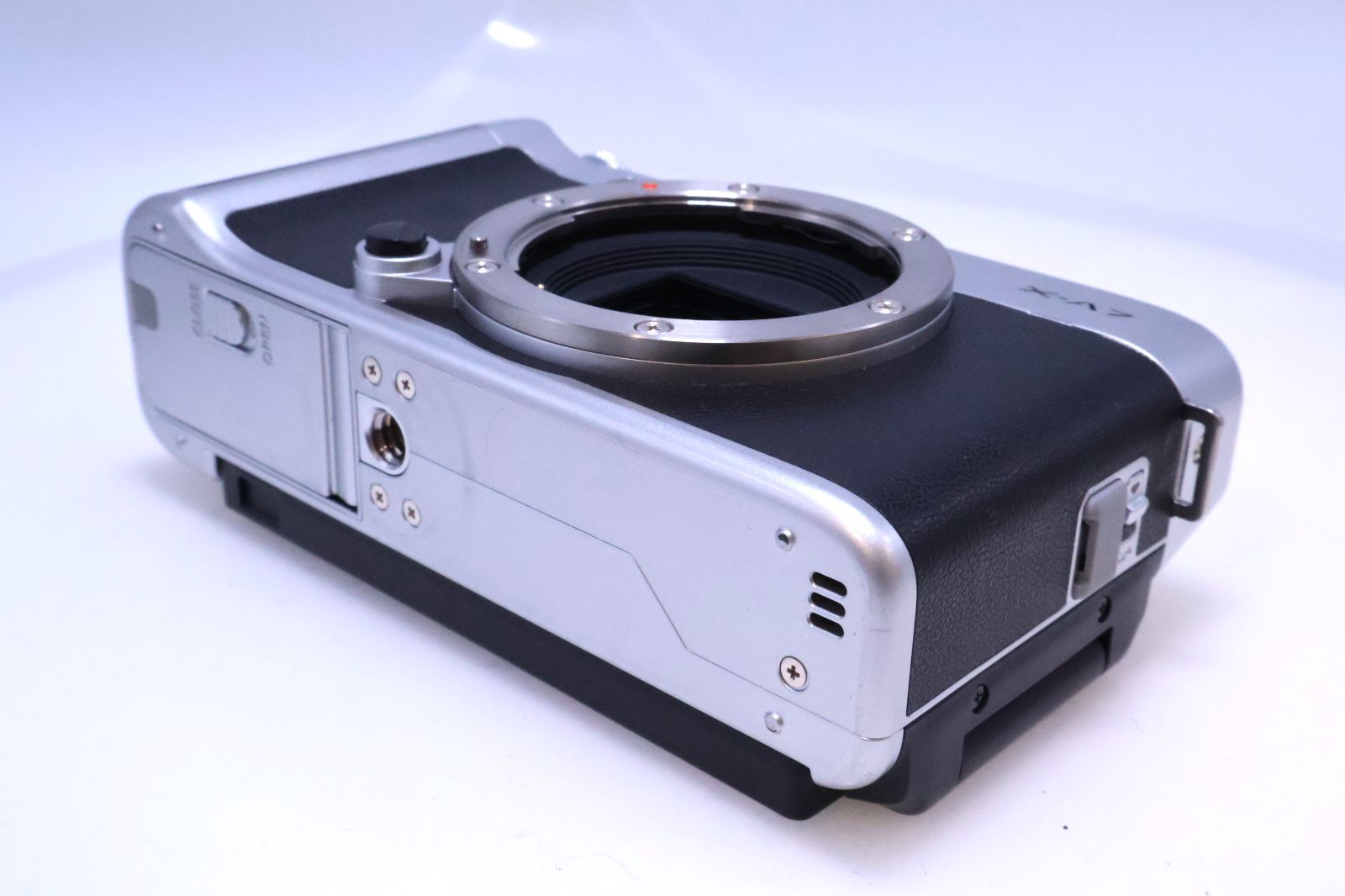 美品】FUJIFILM X-A7 ボディ シルバー ミラーレス一眼カメラ - メルカリ