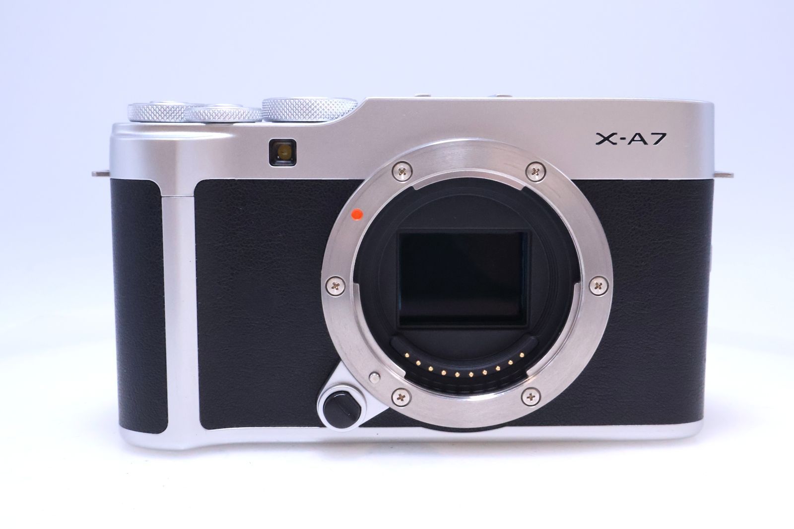 FUJIFILM X-A7 ボディ シルバー ミラーレス一眼カメラ