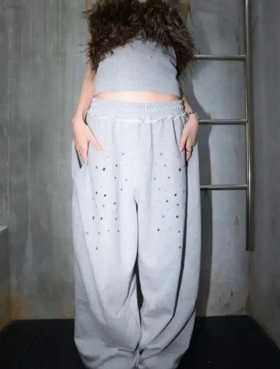 R U 版 スタッズ スウェットパンツ グレー 新 商品 GINKGOPHARMACY_COM