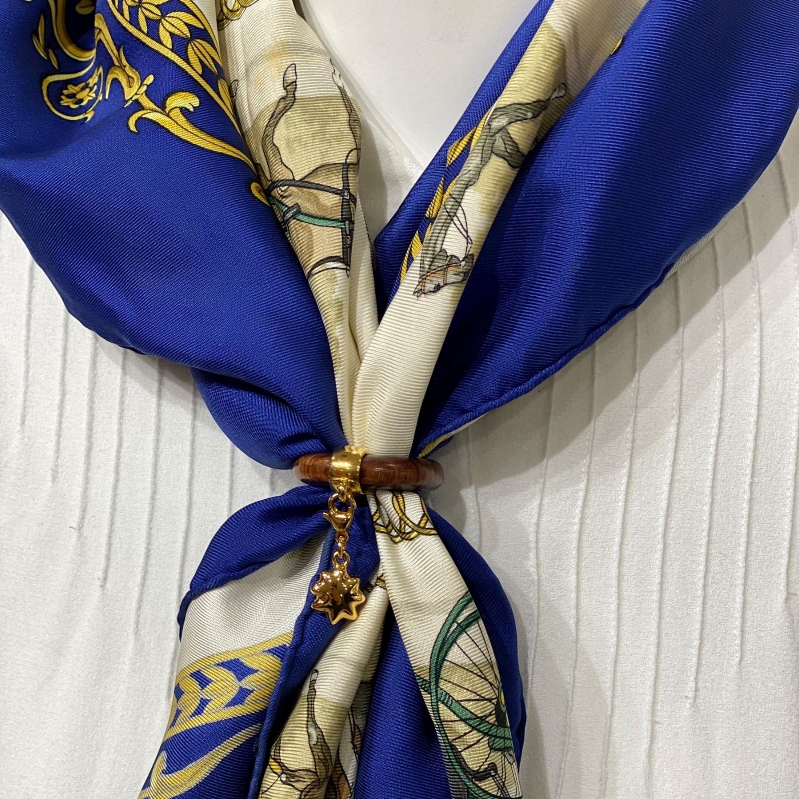 限定品 エルメス スカーフリング ゴールド×ウッド スターモチーフ 星を