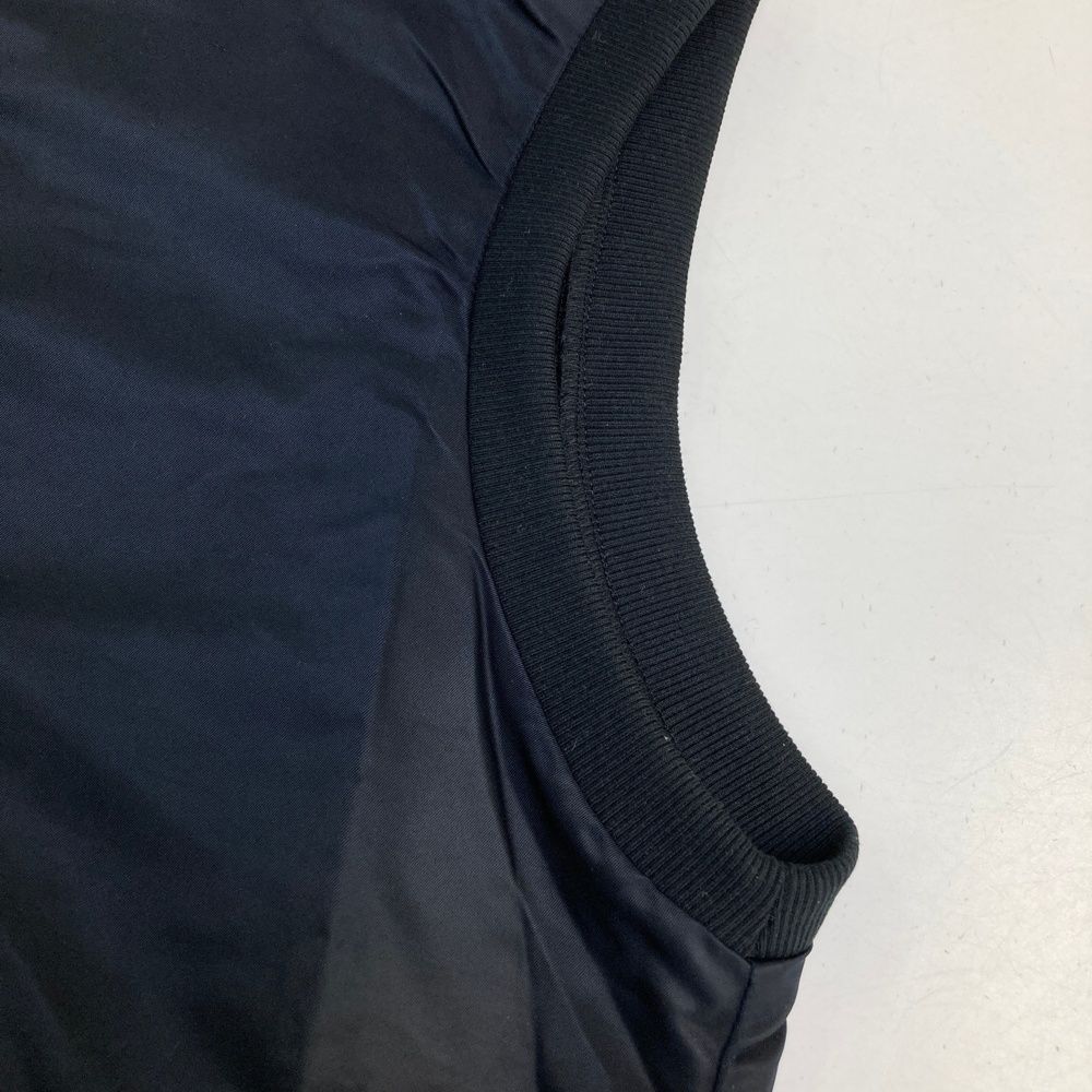 モデル ハーフジップ