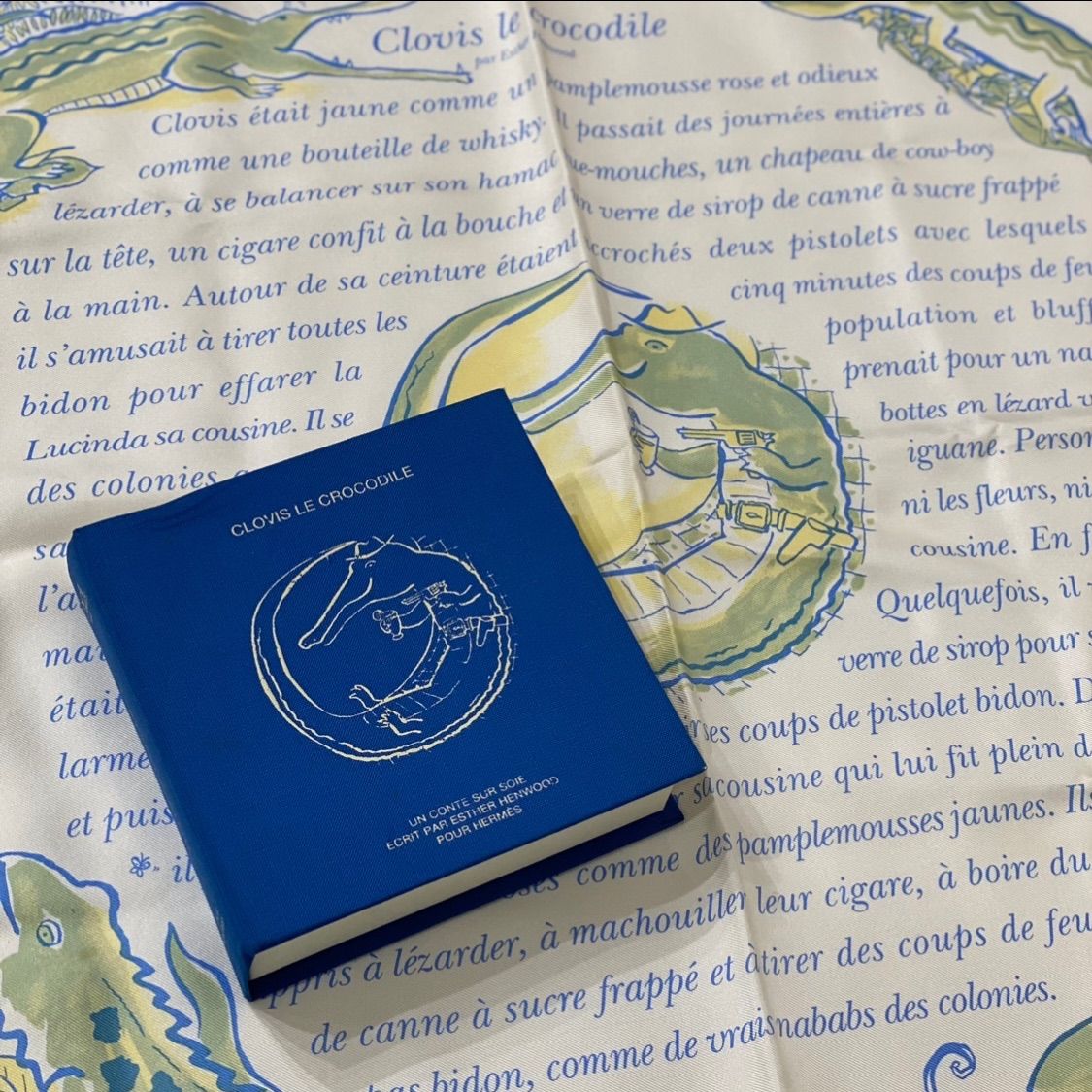 エルメス カレ45 CLOVIS LE CROCODILE シルクスカーフ クロコダイルの