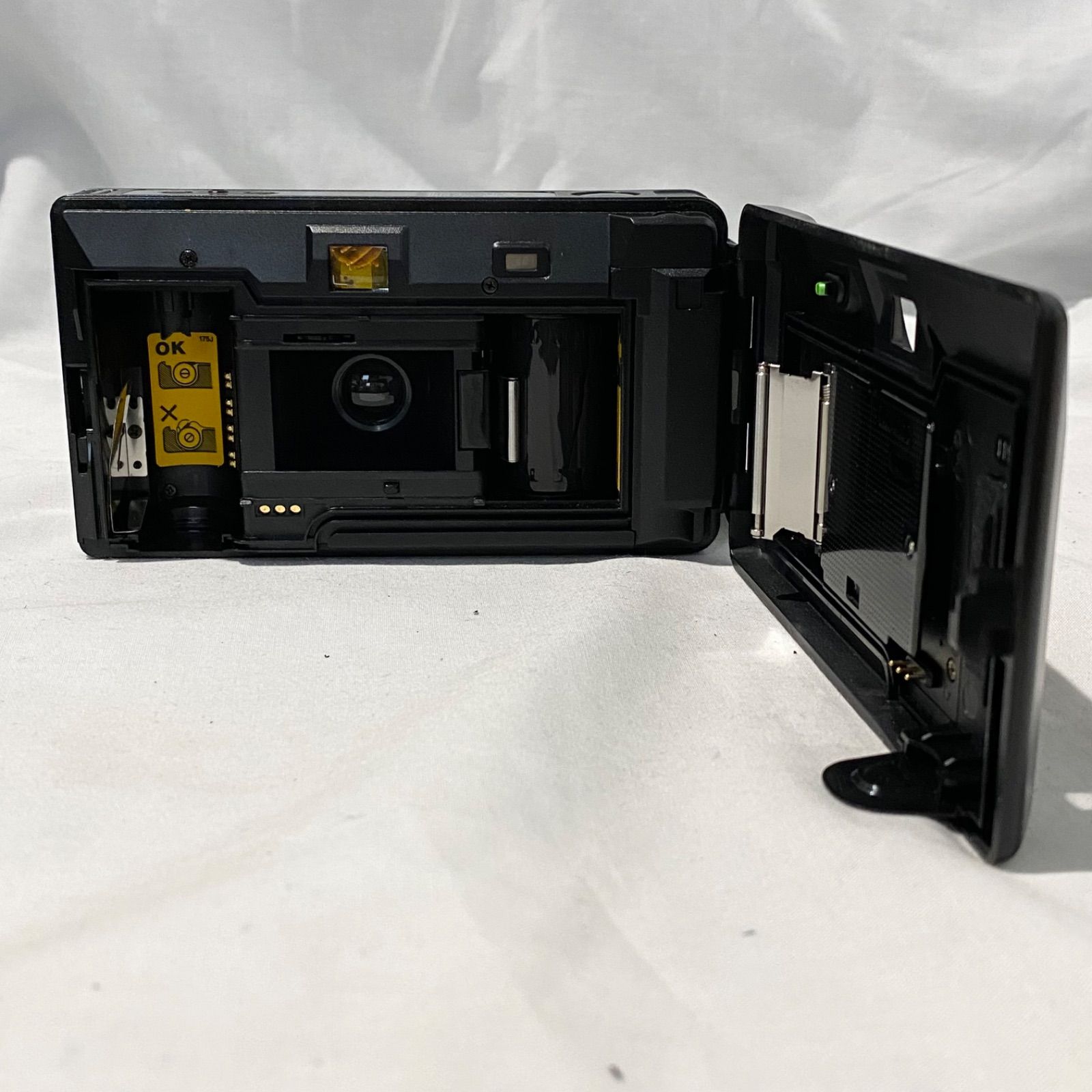 CHINON フィルムカメラ ブラック ケース ストラップ 昭和 レトロ CHINON フィルムカメラ ブラック ケース ストラップ 昭和 レトロ