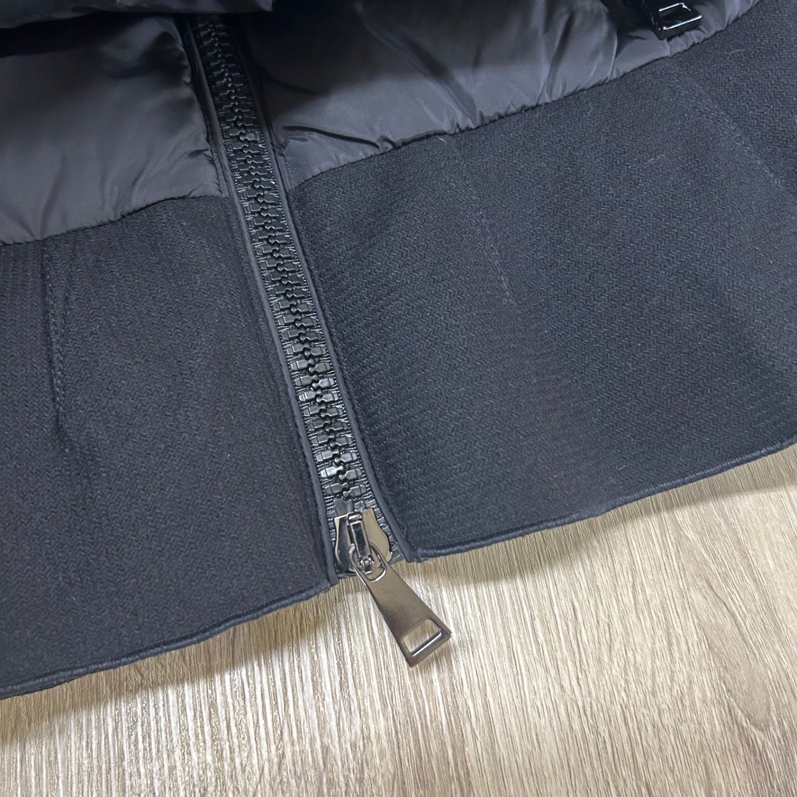 美品】 MONCLER モンクレール ダウンジャケットペプラムネセアNESEA 黒