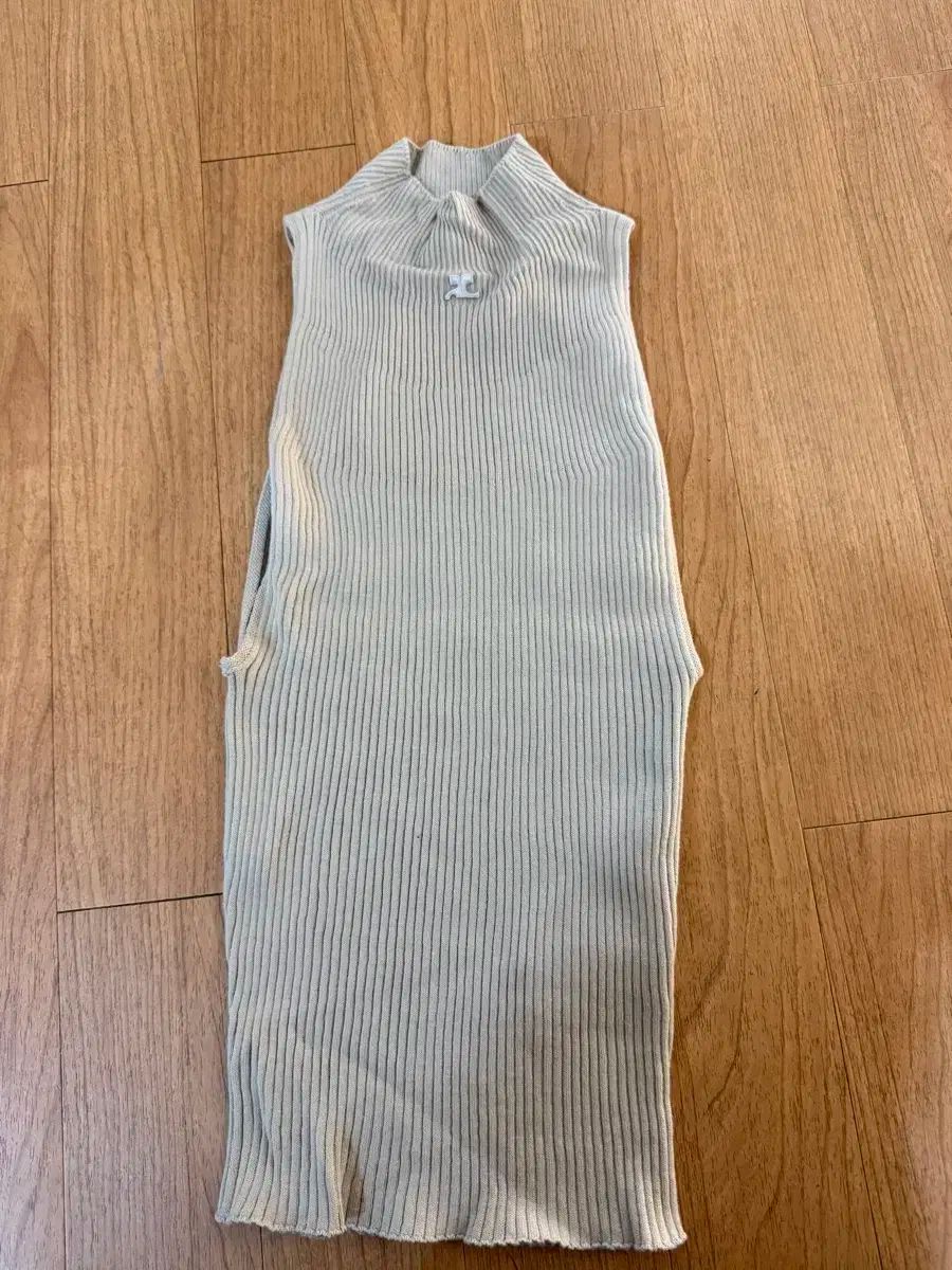リブニットタンクトップ