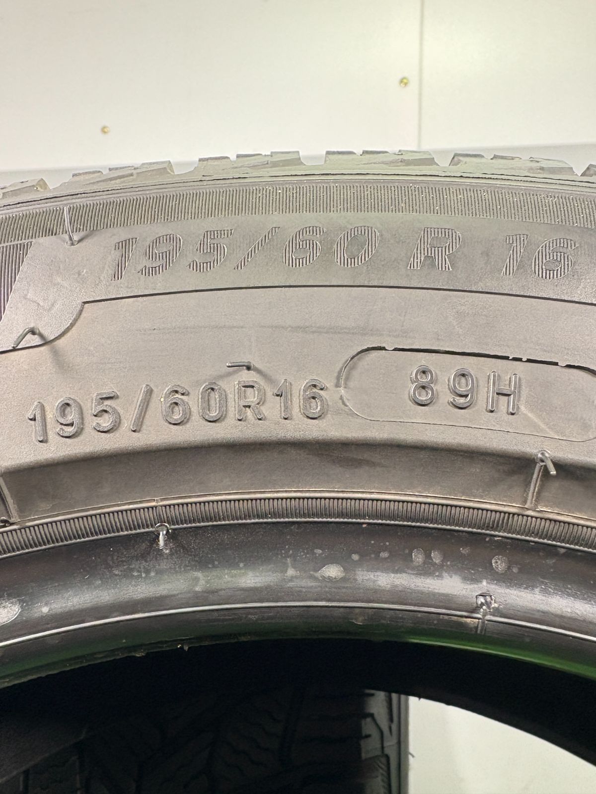 タイヤ スタッドレス