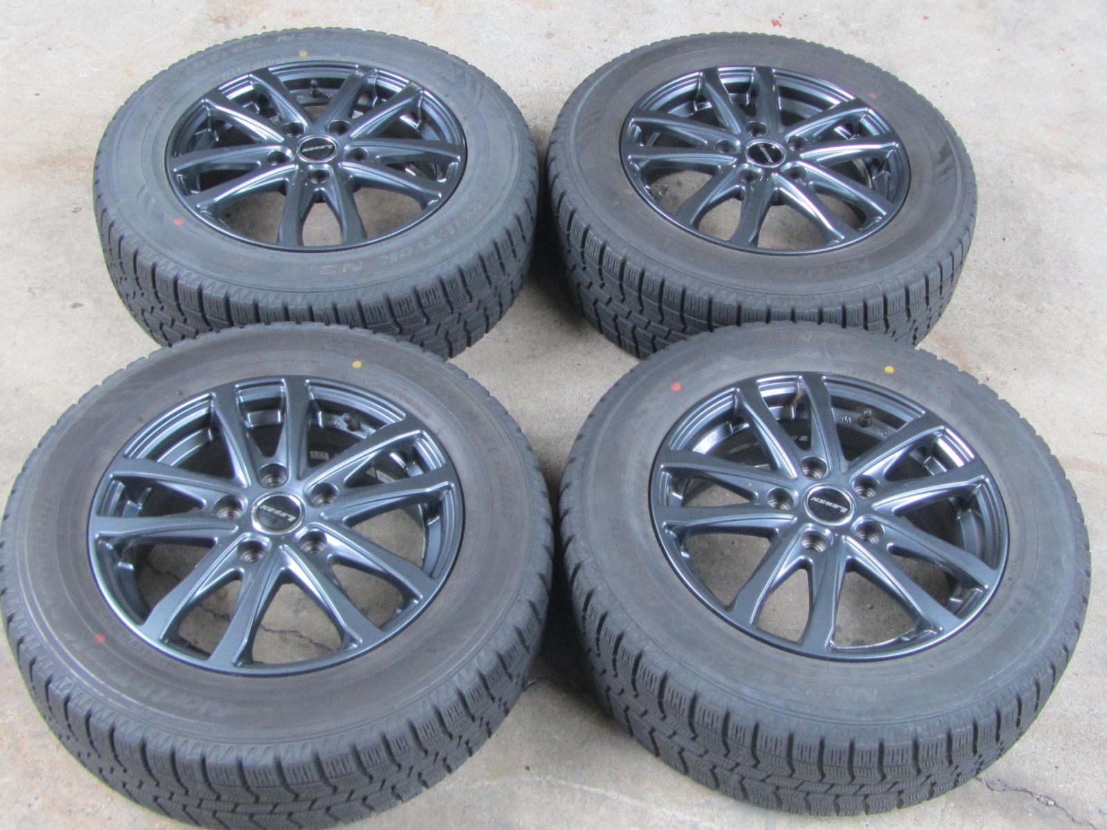 195 65 R 15 スタッドレス ノーストレック N 3 i エスクァイア ヴォクシー ノア ステップワゴン アクセラ など