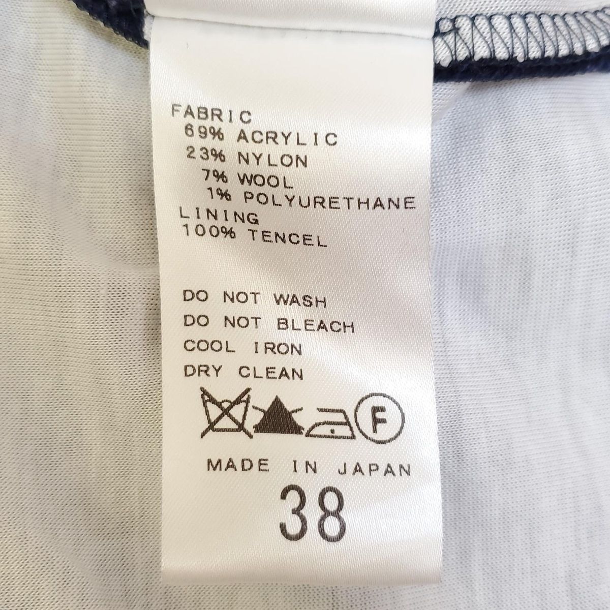 クルーネック ノースリーブ