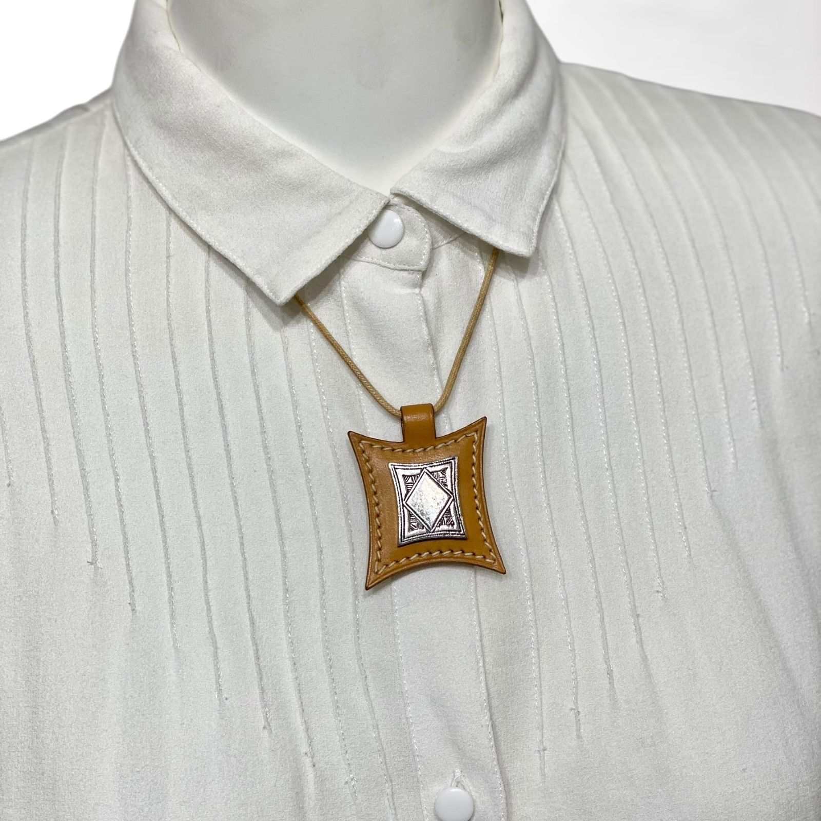 エルメス トゥアレグ ネックレス キャメル×シルバー チョーカー