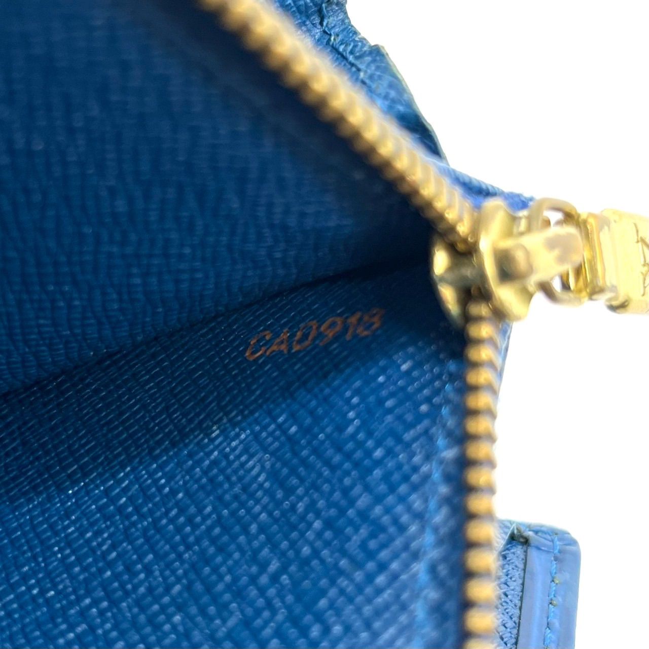 LOUIS VUITTON 青 エピレザー 折りたたみ長財布 LOUIS VUITTON エピレザー 財布 ブルー ルイヴィトン LOUIS VUITTON