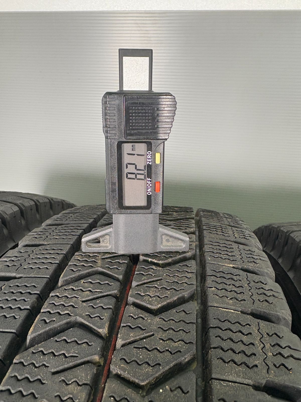 ブリヂストン W