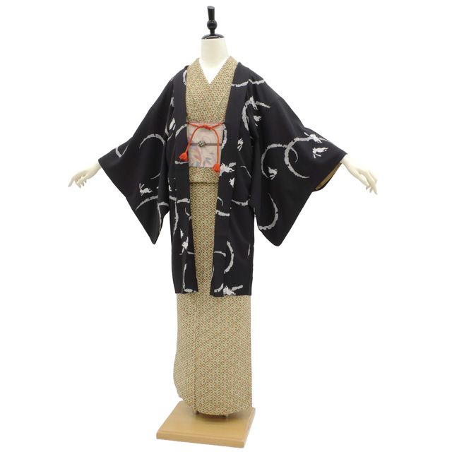 中古】 羽織 リサイクル 正絹 袷 黒地 ブラック系 うさぎ ウサギ 兎