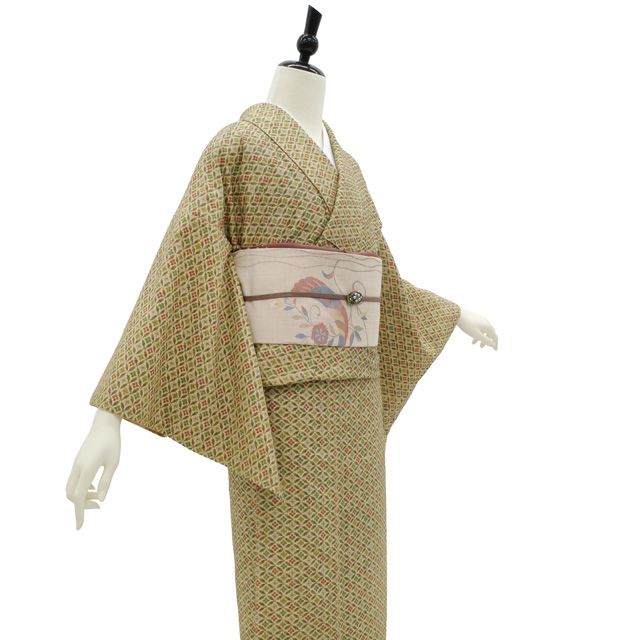  紬 着物 正絹 袷 手織り 手染め 薄黄地 イエロー系 こげ茶 多色 花七宝 花柄 かわいい カジュアル 春 秋 冬 仕立て上がり 身丈161 裄丈64.5 Ｍサイズ みやがわ sb 16597 紬 着物