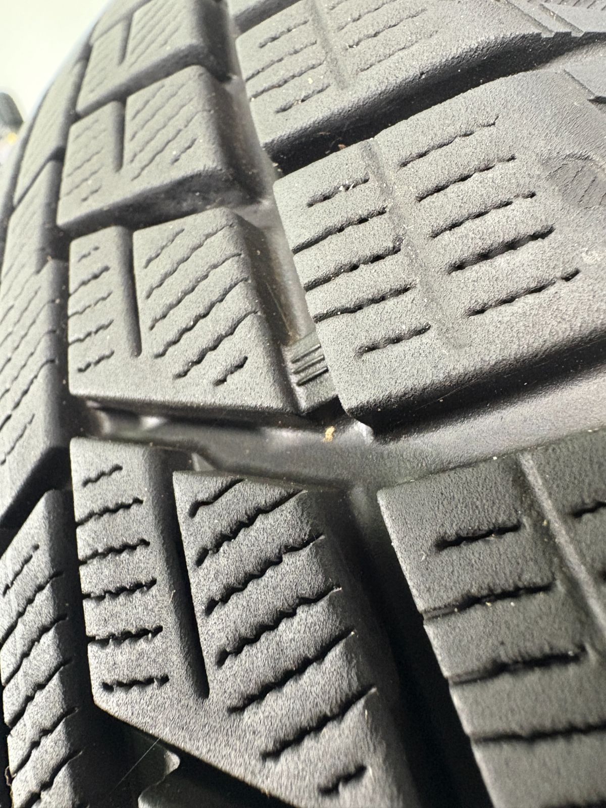 タイヤ スタッドレス