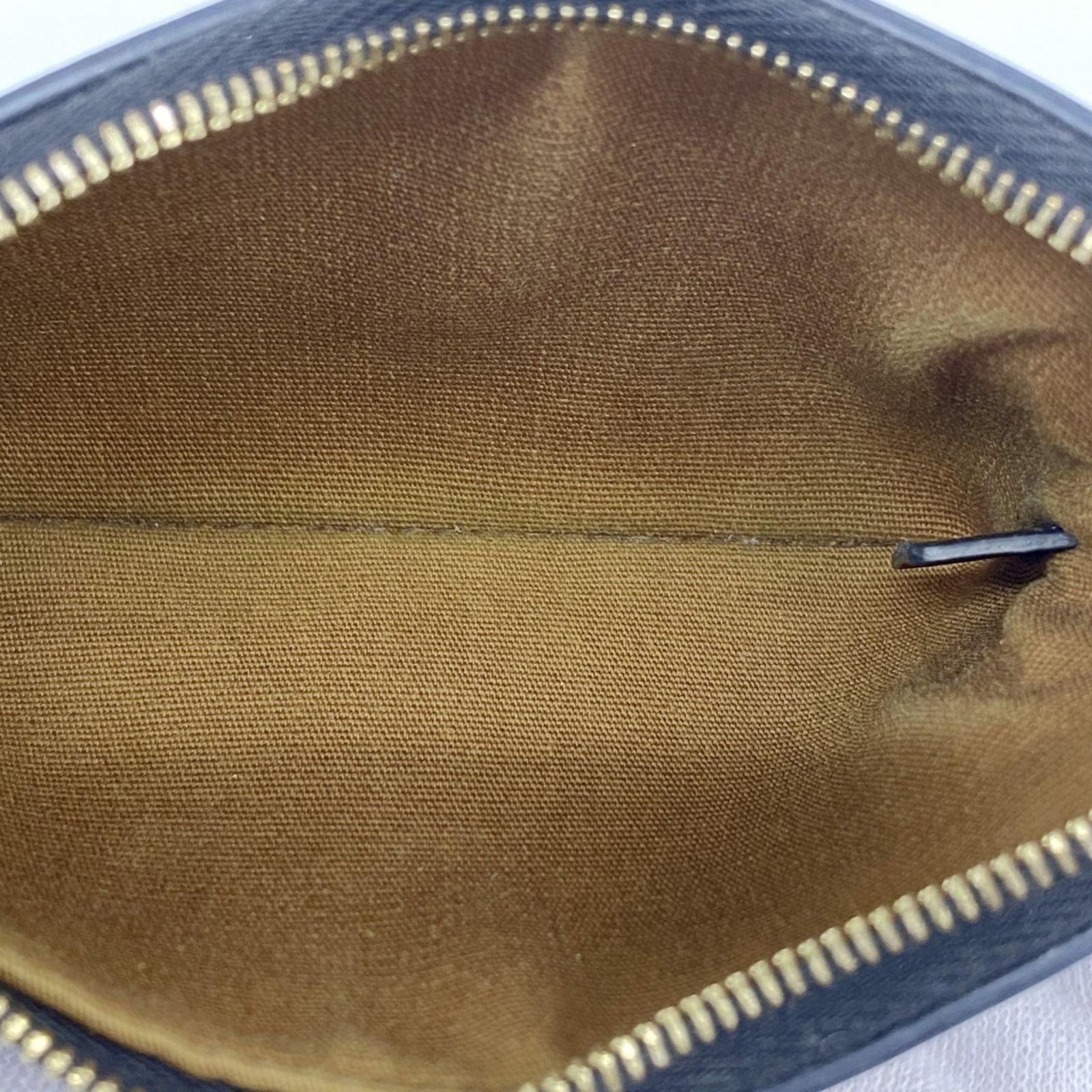 トリオンフ ブラック