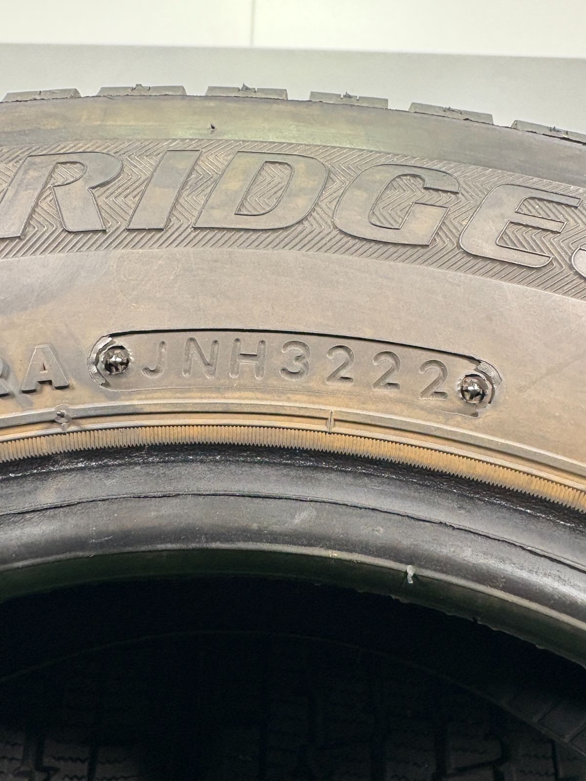 ブリヂストン W