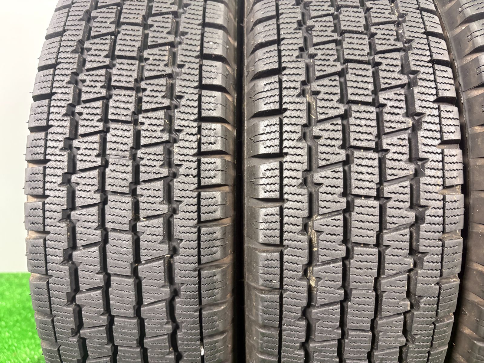 145 80 R 12 LT ブリヂストン W 300 製 4本 冬 タイヤ スタッドレス TA 759