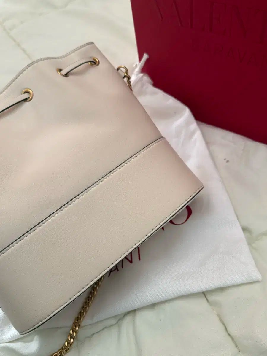 アイボリー バケットバッグ