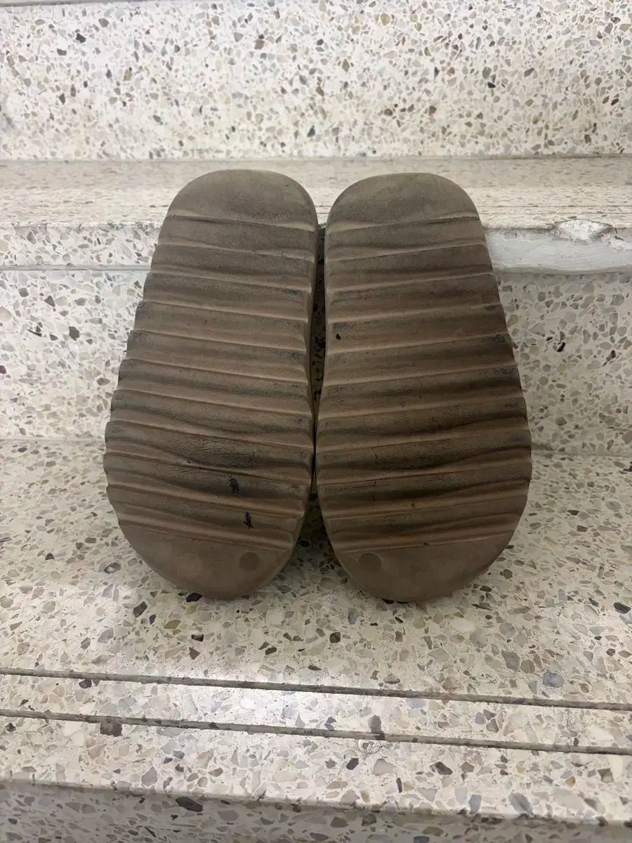 アディダス イージー