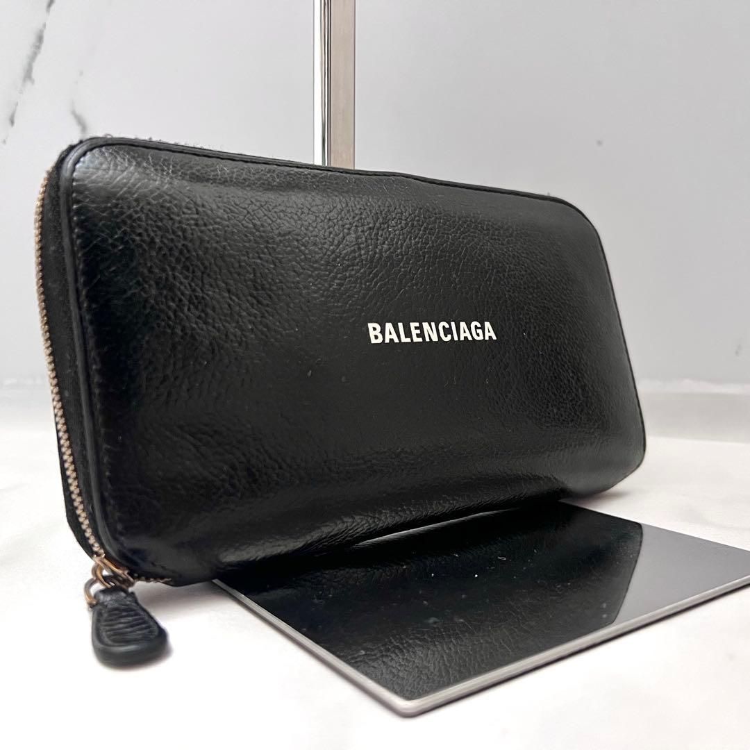 バレンシアガ ラウンドジップ長財布 白ロゴ×ブラックレザー シボ革