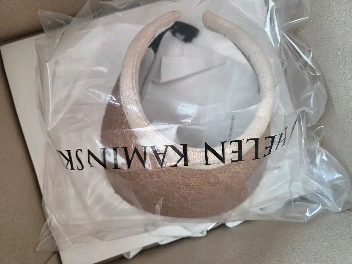 ヘレンカミンスキー ビアンカ12 ヌガー ナチュラルロゴ