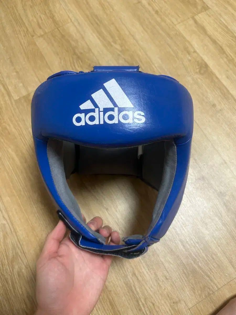 アディダス ボクシング ヘッドギア アイバ