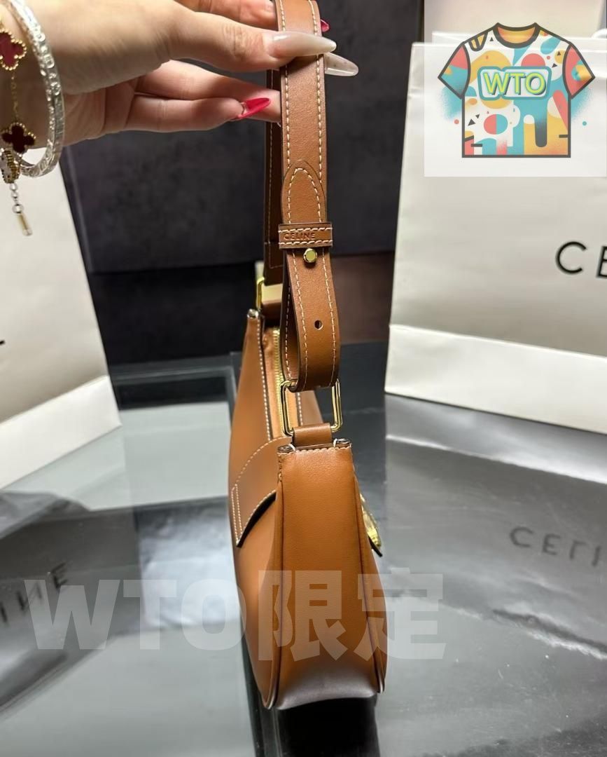 CELINE セリーヌ